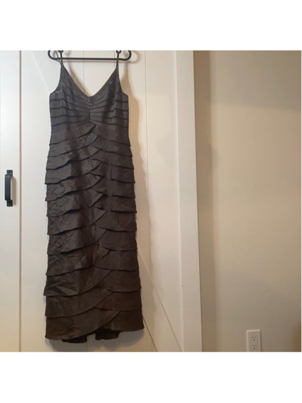 Adrianna Papell Toast Tiered V-neck Metallic Mother of bride special occasion